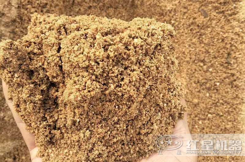 鵝卵石制成的機(jī)制砂，比天然砂還好用